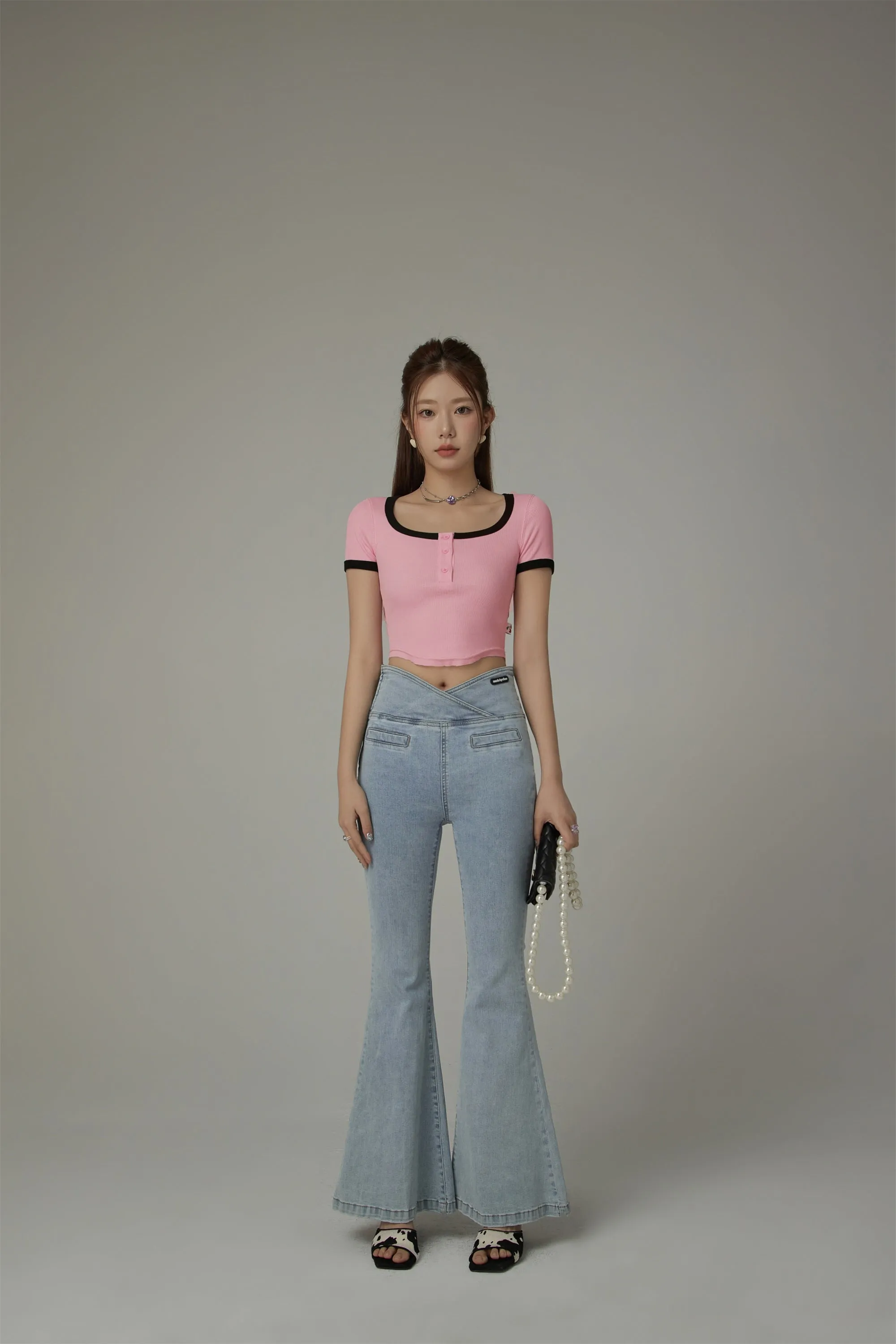 Big U-Neck Cropped T-Shirt