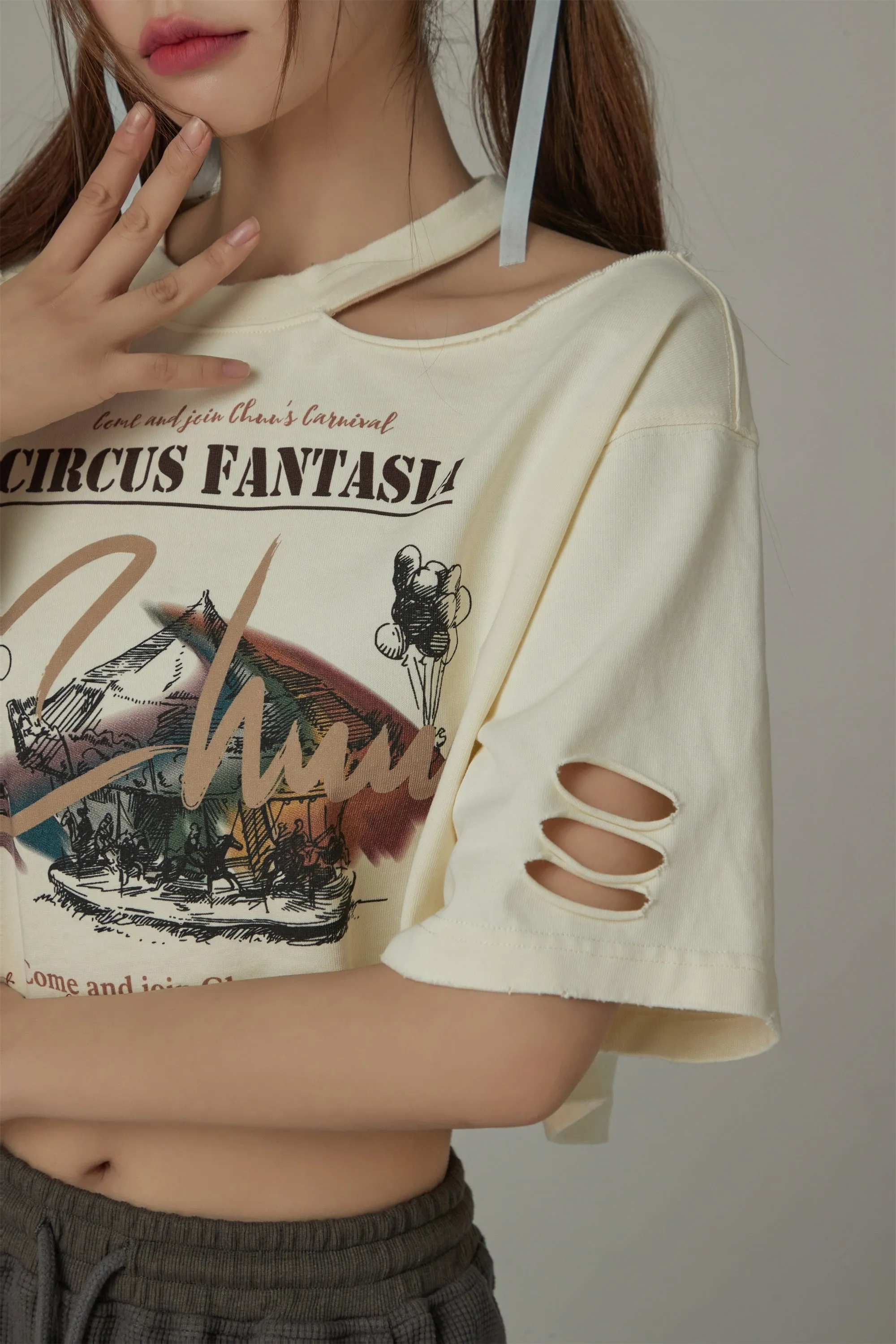 Chuu Carnival Slit Cropped T-Shirt