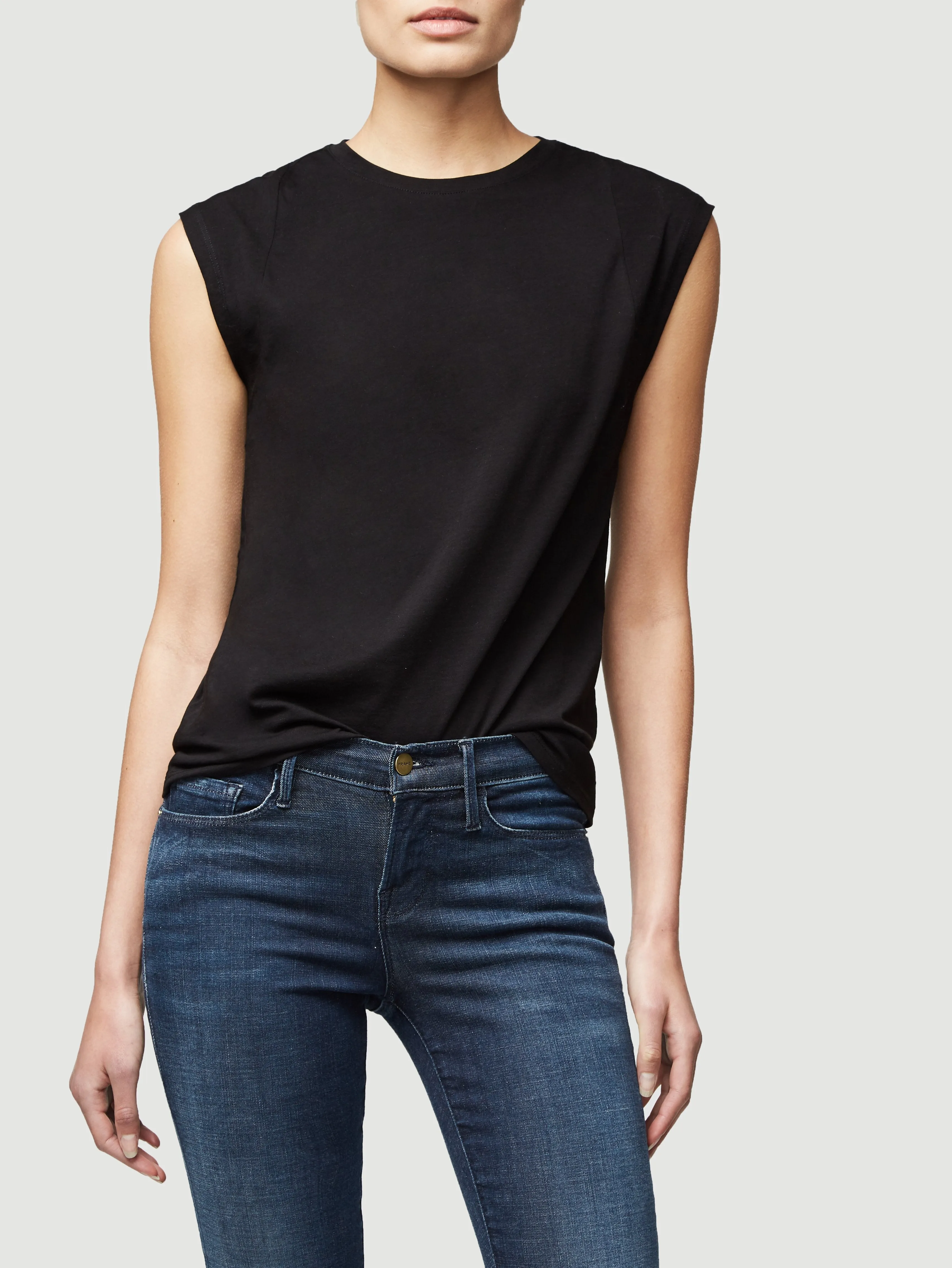 Le Mid Rise Muscle Tee -- Noir