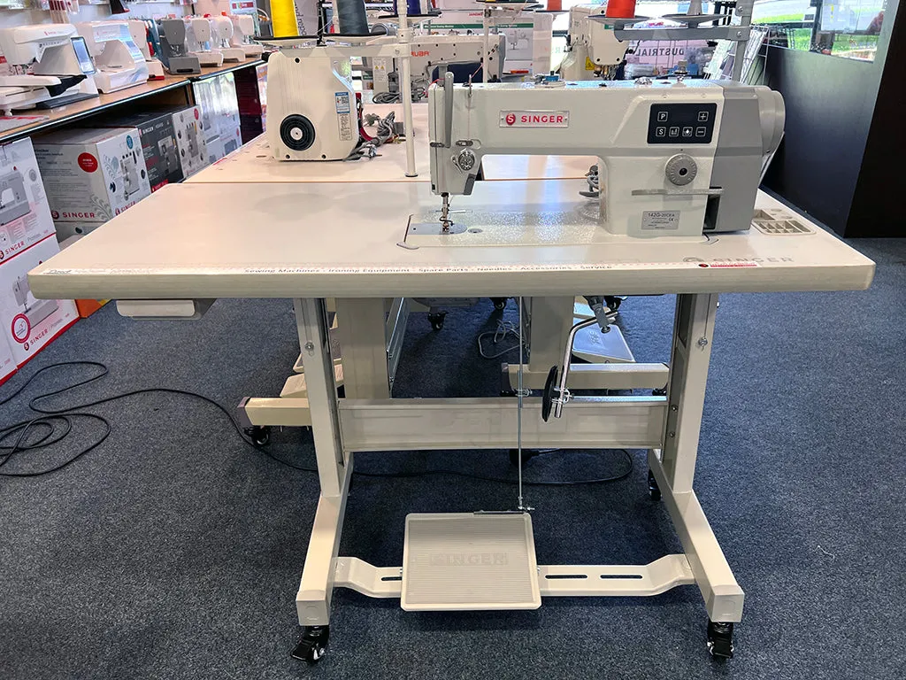 Singer Industrial Plain Sewing Machine